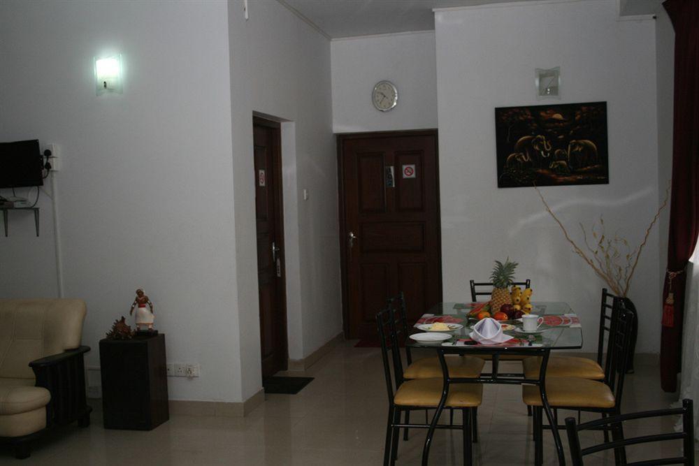 Blue Gum Hotel Ja Ela Bagian luar foto